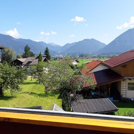 Apartamento 80 M2 Haushaelfte, 3 Zimmer, Parkplaetze, Bis 6 Pers Wängle Exterior foto