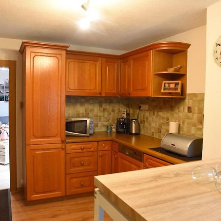 Apartamento 80 M2 Haushaelfte, 3 Zimmer, Parkplaetze, Bis 6 Pers Wängle Exterior foto