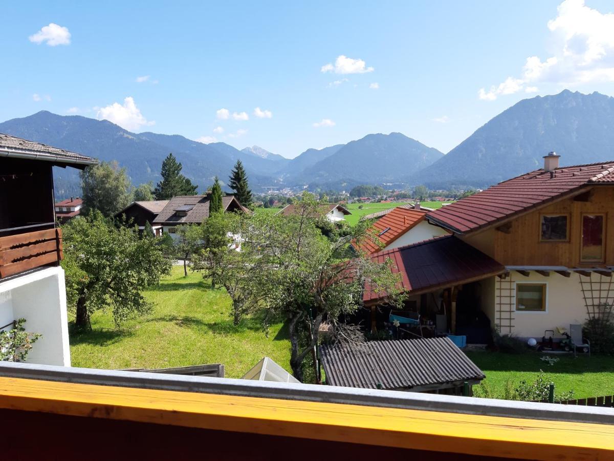 Apartamento 80 M2 Haushaelfte, 3 Zimmer, Parkplaetze, Bis 6 Pers Wängle Exterior foto