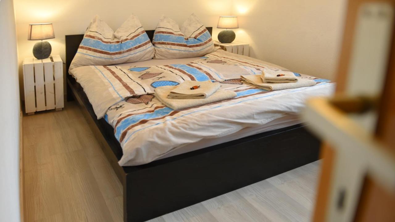 Apartamento 80 M2 Haushaelfte, 3 Zimmer, Parkplaetze, Bis 6 Pers Wängle Exterior foto