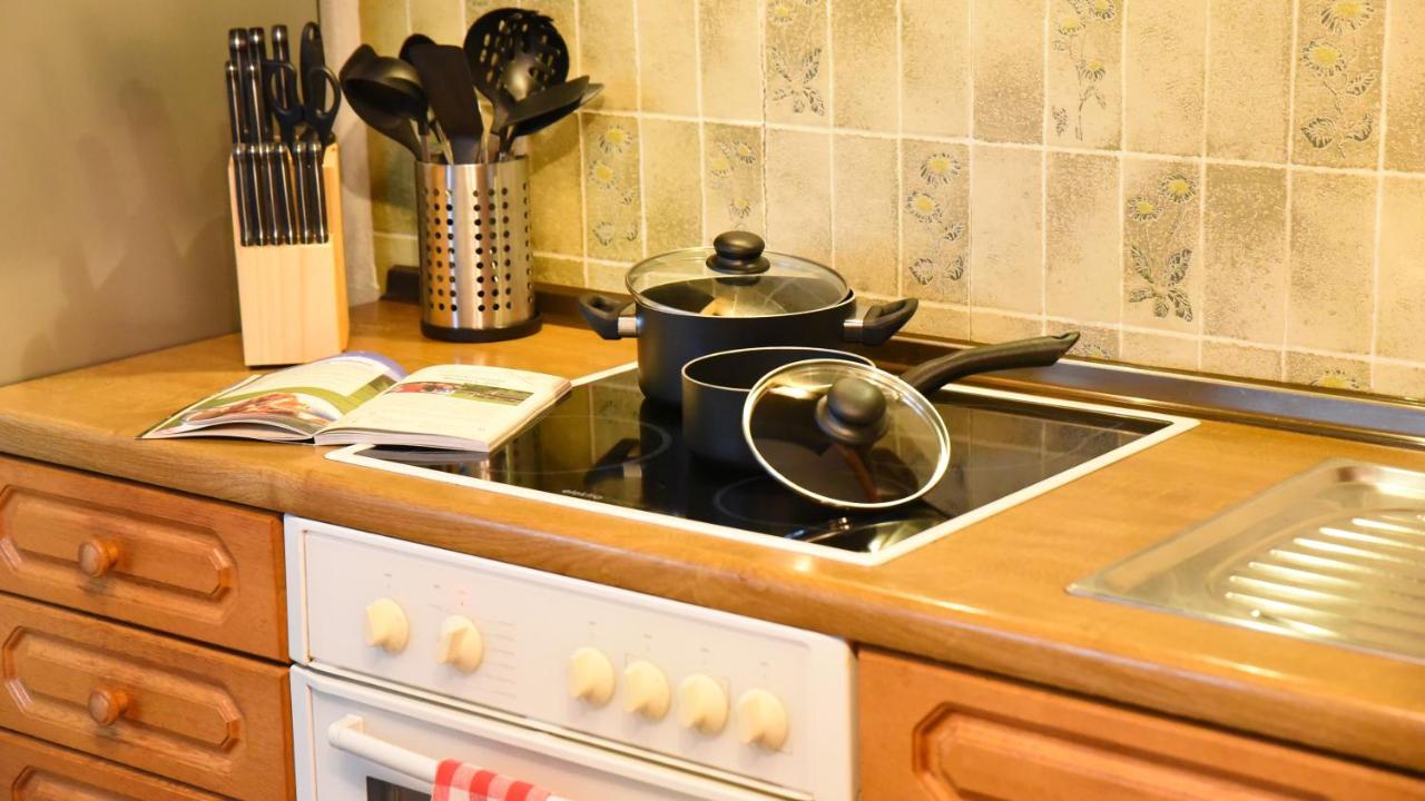 Apartamento 80 M2 Haushaelfte, 3 Zimmer, Parkplaetze, Bis 6 Pers Wängle Exterior foto