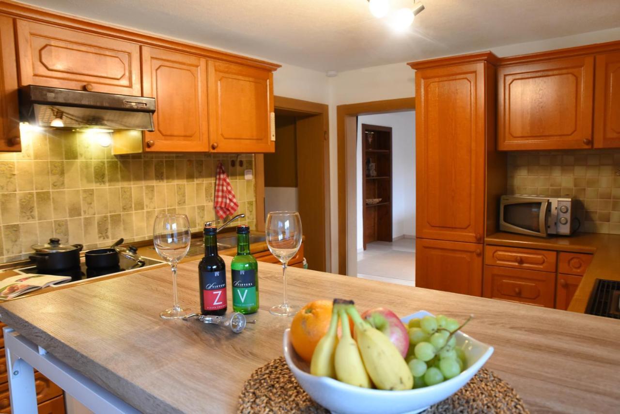 Apartamento 80 M2 Haushaelfte, 3 Zimmer, Parkplaetze, Bis 6 Pers Wängle Exterior foto